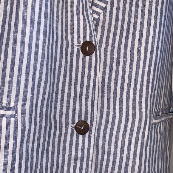 Tahari 100% white and blue striped jacket - Picture 4 of 7